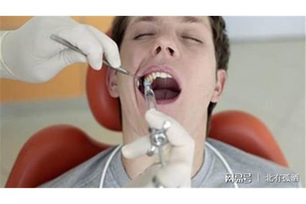 拔牙后多久會出血?急,智齒拔牙出血多久正常?