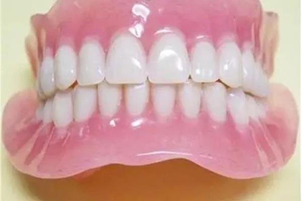 臨時假牙可以戴多久,假牙每天可以在水里泡多久?