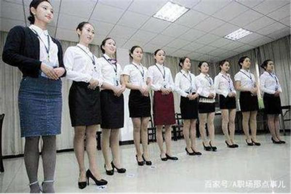 酒店服務員工資一般多少,廣州服務員工資一般多少