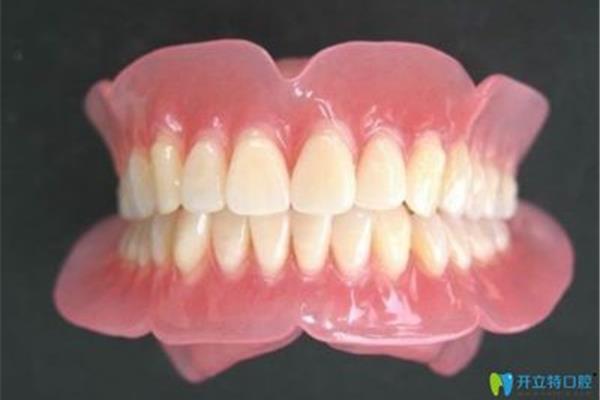 一般假牙的使用壽命有多久?專家:假牙種類有關