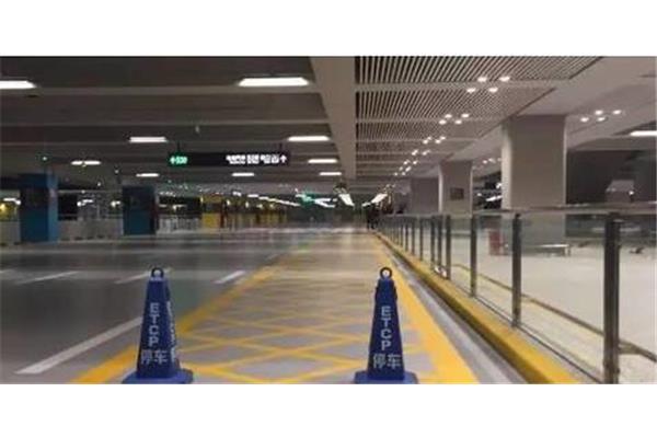 上海虹橋機場停車場首日20分鐘內免費停放