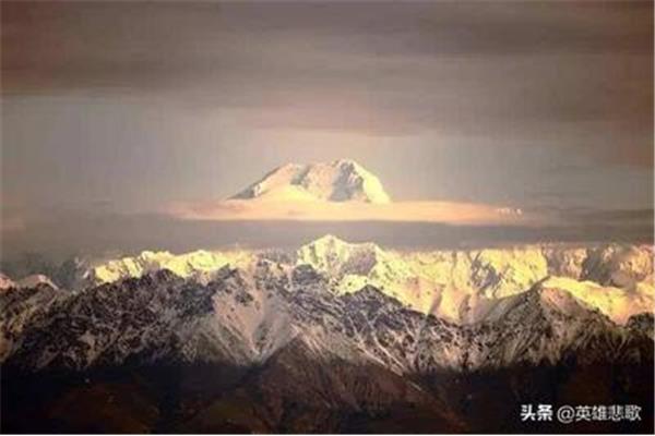 新疆博格達峰海拔5445米被譽為天山一峰