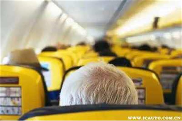 老人幾歲不能坐飛機?他幾歲可以不坐飛機?