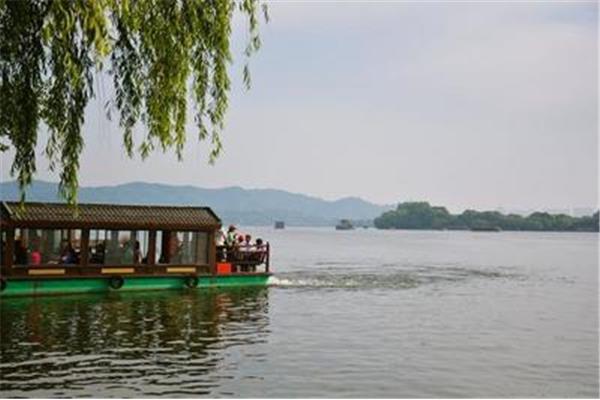 杭州坐船游西湖多少錢(西湖坐船去哪里?)
