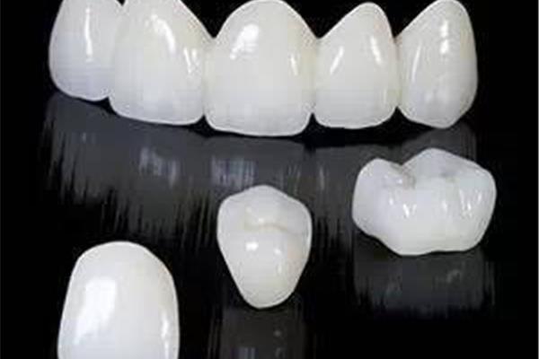 一顆二氧化鋯的牙齒可以用多久,合成立方氧化鋯的使用壽命?