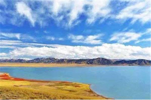 青海湖平均海拔多少米