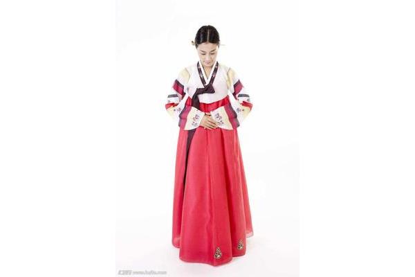 韓國人穿韓服(分享韓服讓你變美!)